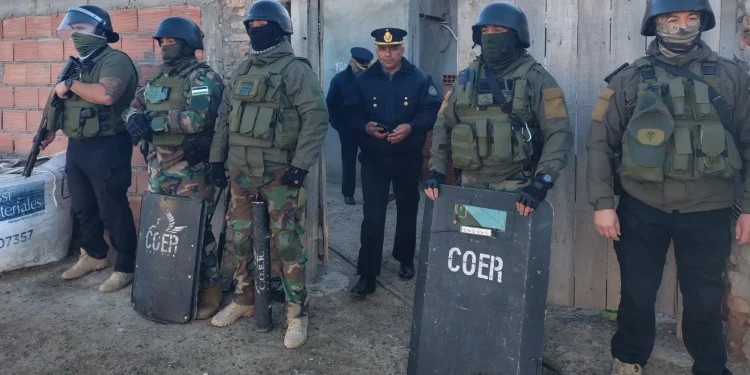 Dos detenidos y secuestro de elementos por robo agravado en Viedma