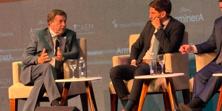 RIO NEGRO: Weretilneck inauguró el stand de Río Negro en la feria Arminera