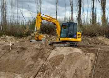 CHOELE CHOEL: Avanza la reparación del canal secundario VI en Isla Choele Choel