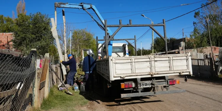 RIO NEGRO: El Gobierno Provincial avanza con un plan eléctrico para barrios populares
