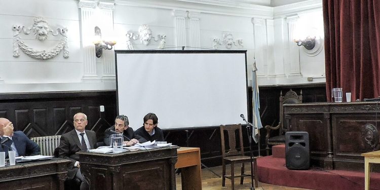 BAHIA BLANCA: Juicio por jurados «Con el testimonio de policías comenzó el juicio a Mejuto y Rossi por el crimen de Romero Miranda»