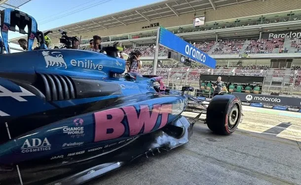 Franco Colapinto sufrió un principio de incendio en los frenos y terminó último en la FP1 del GP de España