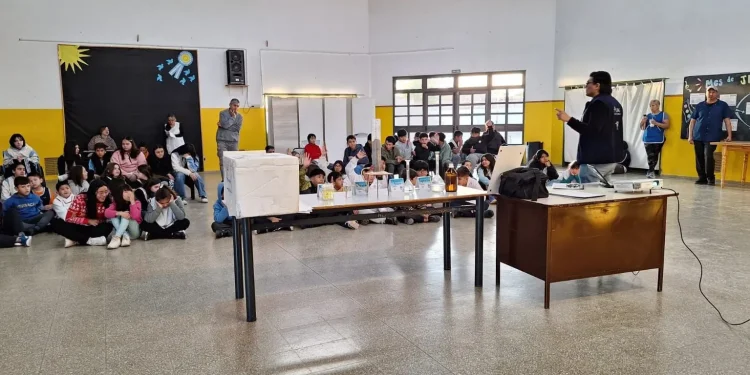 CHOELE CHOEL: Escuelas primarias recibieron al programa Somos Agua