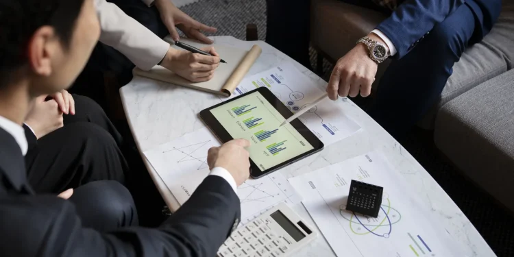 Río Negro financia inversiones con créditos de hasta $125 millones  La Agencia de Desarrollo Económico de Río Negro (ADERN) puso en marcha una herramienta concreta para impulsar proyectos productivos en todo el territorio: el Programa de Financiamiento para Inversiones Estratégicas. Se trata de una línea de crédito pensada para acompañar a micro, pequeñas y medianas empresas que generen valor agregado, arraigo territorial y empleo de calidad.