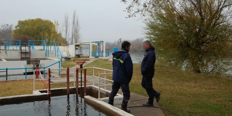 ARSA refuerza medidas de seguridad e higiene en plantas de Río Negro  Aguas Rionegrinas, a través del Departamento de Seguridad e Higiene, realizó una recorrida por las plantas de Villa Regina, Choele Choel y Conesa, donde se recordó y resaltó la importancia de utilizar elementos de protección personal adecuados para cada tarea.