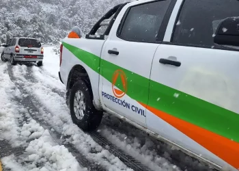 RIO NEGRO: El Gobierno se anticipa ante la llegada de una ola de frío intenso  Ante la llegada de una ola de frío intenso que afectará a gran parte de la provincia desde este viernes, el Gobierno de Río Negro dispuso una serie de medidas preventivas y coordinadas para acompañar a las familias y reforzar la asistencia en caso de ser necesario. Se esperan días de temperaturas muy bajas, heladas fuertes y posibles nevadas, especialmente durante el fin de semana y el comienzo de la próxima semana.