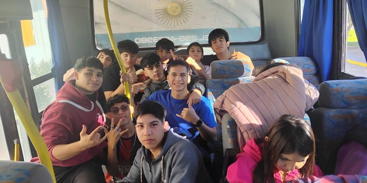 Lamarque dijo presente en la Liga Formativa de Básquet  La Escuela Municipal de Básquet de Lamarque viajó hacia la localidad balnearia de Las Grutas, para participar de la tercera instancia de la Liga Formativa Vallemediense.