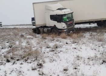 RUTA NACIONAL 22: El hielo acumulado sobre la ruta en algunos sectores trajo sus consecuencias