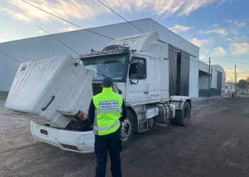 CHICHINALES: Policía recuperó un camión con pedido de secuestro vigente