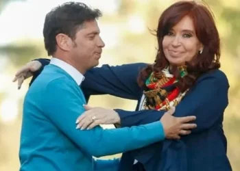 NACIONALES: Axel Kicillof anunció que acompañará a Cristina Kirchner a Comodoro Py: «Defenderla es defender la democracia»