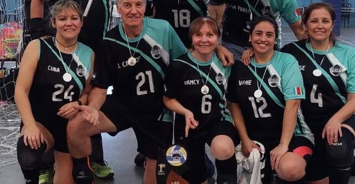 LAMARQUE: Licantropos de Lamarque Campeones Interprovinciales  El equipo mixto +40 de la Escuela Municipal de Newcom de Lamarque “Licantropos”, se coronó Campeón Interprovincial durante un certamen disputado el fin de semana en Victorica (La Pampa).