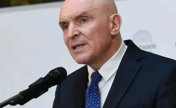 NACIONALES: Espert insultó a Florencia Kirchner en un congreso y fue echado entre abucheos