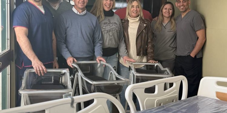 CHOELE CHOEL: Nuevas adquisiciones para el Hospital de Choele gracias al esfuerzo mancomunado  El Hospital Zonal de Choele Choel continúa incorporando equipamiento y mejoras que fortalecen su capacidad de atención, gracias a la articulación con la Municipalidad y la Cooperadora de la institución.