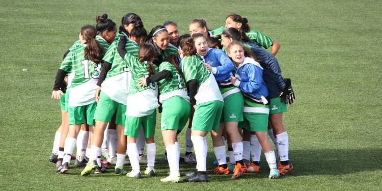 El fútbol femenino de Río Negro continúa su preparación para los Araucanía  Esta semana en el Valle Medio el equipo de la Secretaría de Deporte llevará adelante evaluativos de cara al armado del seleccionado provincial de fútbol femenino que dará el presente en la 32° edición de los Juegos Binacionales de la Araucanía.