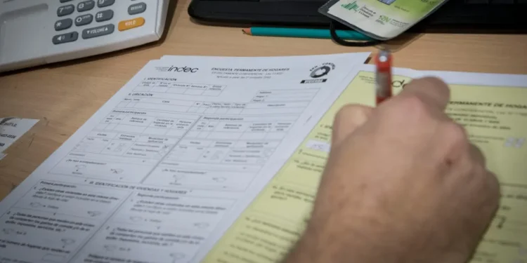 Hogares rionegrinos serán encuestados por personal provincial  La Dirección de Estadística y Censos informa que, entre los meses de julio y septiembre, se realizará la Encuesta Permanente de Hogares (EPH) en toda la provincia, coordinada junto al Instituto Nacional de Estadística y Censos (INDEC).