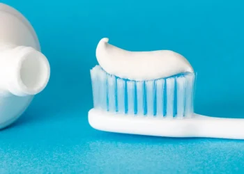 Salud alerta por la prohibición de comercialización de una pasta dental