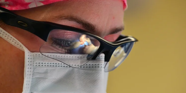 RIO NEGRO: Salud informa que no se detectaron casos de la nueva variante de SARS-COV-2  El Ministerio de Salud de Río Negro, por intermedio de la Coordinación de Epidemiología informa que la nueva variante de COVID no está presente en el territorio rionegrino, como así tampoco se han detectados casos en el país.