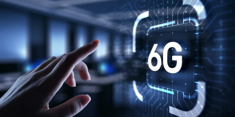Todo sobre el 6G: La nueva era de internet que promete revolucionar el futuro  El 6G integra capacidades de detección, lo que permite a las redes detectar objetos, mapear entornos y monitorear la calidad del aire
