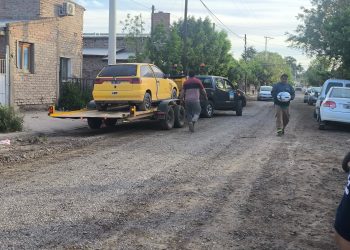 CHOELE CHOEL: Choele avanza con el retiro de autos abandonados en la vía pública