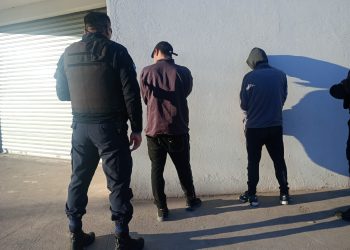 CHOELE CHOEL: : Detienen a dos hombres que robaron chapas de una obra en construcción