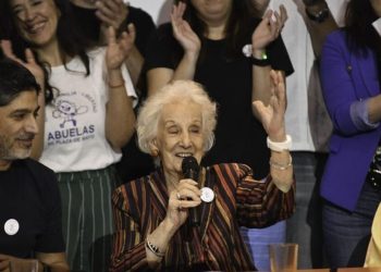 NACIONALES: Celebraron la aparición del nieto 140: “Bienvenido a la verdad”