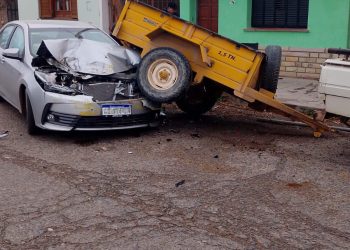 CHOELE CHOEL: Dos vehículos colisionaron en la mañana de éste lunes en la esquina de Alsina y Urquiza