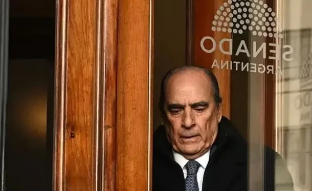 NACIONALES: Guillermo Francos ratificó que el Gobierno vetará la suba de las jubilaciones y la emergencia en discapacidad  El jefe de Gabinete reiteró que el Poder Ejecutivo vetará las leyes que aprobó el Senado.