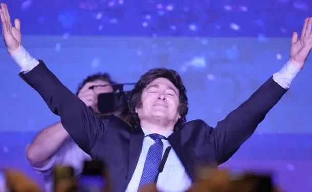 NACIONALES: El Gobierno eliminó el Instituto Nacional del Cáncer y el de las Enfermedades Cardiovasculares  El paquete de medidas también creó la Administración Nacional de Establecimientos de Salud (ANES) y dispuso que el Ejecutivo no pueda crear nuevos hospitales nacionales.