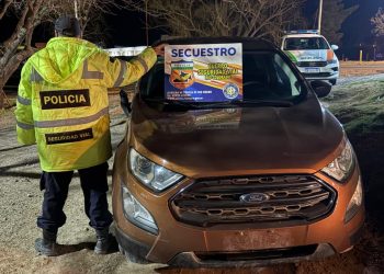 RIO COLORADO: Secuestran auto con irregularidades en motor y documentación