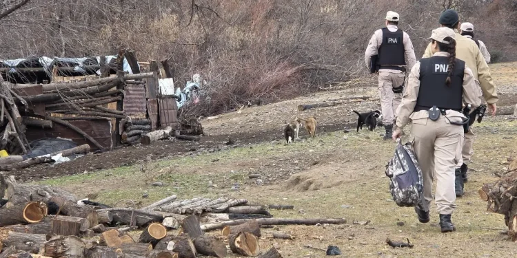 Rescatan a una víctima de explotación laboral en una isla del río Negro  Luego de un trabajo articulado entre organismos provinciales y nacionales, el Gobierno de Río Negro realizó una nueva intervención en el marco del Programa Provincial de Asistencia a Víctimas de Trata, logrando el rescate de un hombre de 42 años en una isla del río Negro, en condiciones que evidenciaban una situación de explotación laboral.