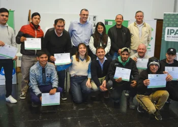 RIO COLORADO: Entregaron certificados en poda urbana