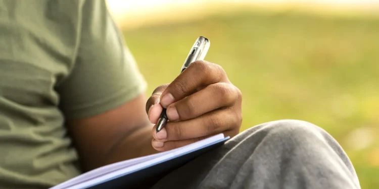 Se extiende la convocatoria de relatos sobre fútbol rionegrino  La convocatoria literaria “Tributo a Osvaldo Soriano. Relatos futboleros de Río Negro”, impulsada por la Secretaría de Cultura se extiende hasta el 22 de septiembre.