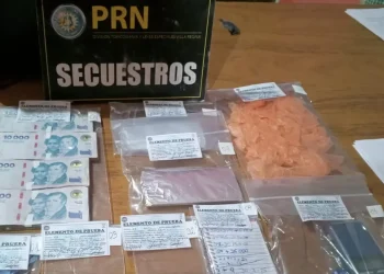 Allanamiento en Villa Regina: un hombre imputado, cocaína y dinero