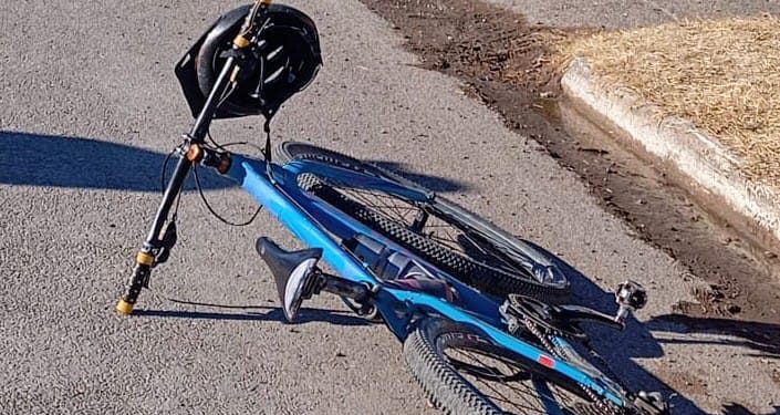 LUIS BELTRAN: Un auto y una bicicleta protagonizaron en la tarde del jueves  Una colisión que no acarreó lesiones de gravedad a las personas involucradas