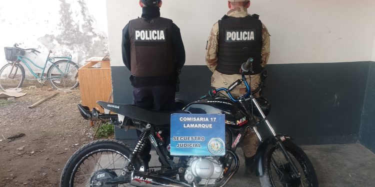 LAMARQUE: Secuestran moto con motor “limado”  Personal de la Brigada Rural del Valle Medio y de la Comisaría 17 de Lamarque procedió, en la tarde del viernes, al secuestro de un motovehículo que presentaba adulteraciones que hacían literalmente imposible la verificación del motor.