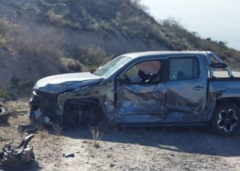 RUTA NACIONAL 22: Un hombre de 76 años de edad salvó su vida de milagro al evitar colisionar frontalmente la camioneta que manejaba contra un camión