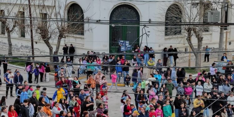 LAMARQUE:  Festejamos el Día de las Infancias  Porque el presente y el futuro se construyen con alegría, derechos y ternura.