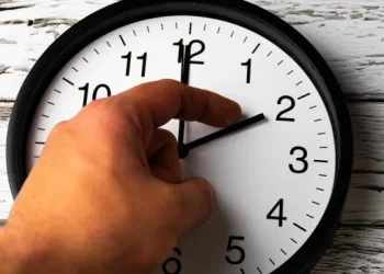 NACIONALES: Diputados dio media sanción al proyecto para cambiar el huso horario en todo el país