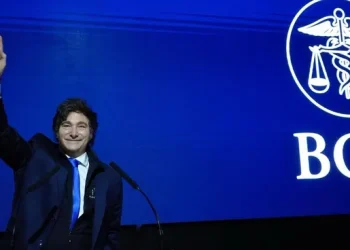 NACIONALES: En Rosario, Javier Milei evitó referirse al escándalo de la ANDIS y pronosticó un «desplome de tasas» después de las elecciones