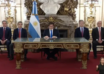 NACIONALES: En cadena nacional, Javier Milei defendió los vetos y acusó al Congreso de querer causar un «genocidio»