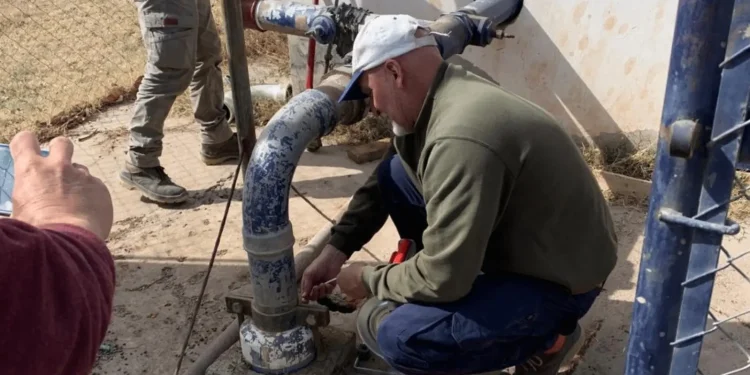 LUIS BELTRAN: El DPA realizó ensayos de bombeo y relevamientos geoeléctrico  El Departamento Provincial de Aguas (DPA), a través de su área de Hidrogeología, llevó adelante una serie de trabajos técnicos en Luis Beltrán, destinados a reforzar el sistema de provisión de agua potable.