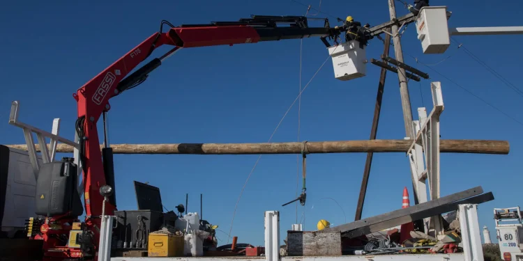 Río Negro lanza un programa para transformar la energía local  El Gobierno de Río Negro creó Programa de Infraestructura Eléctrica Municipal (PROINELEM), que permitirá ejecutar obras eléctricas llave en mano en municipios, con financiamiento sostenible y en coordinación con cada localidad.