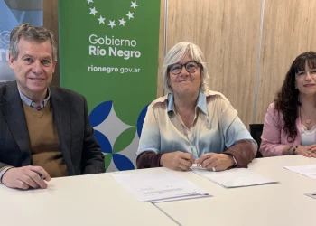 Río Negro y la UNCO firmaron convenio para capacitar instaladores solares