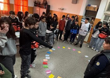 CHIMPAY: Familia Choele llevó su charla de “Bullying” a la escuela 59