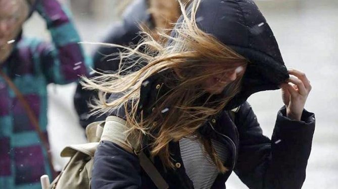 BAHIA BLANCA: Doble alerta amarilla por vientos fuertes y tormentas  Rige una doble alerta amarilla en Bahía Blanca emitida por el Servicio Meteorológico Nacional por viento fuerte y por tormentas.