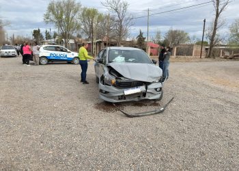 LAMARQUE: Accidente de transito en la intersección de calles Saavedra y 25 de Mayo.