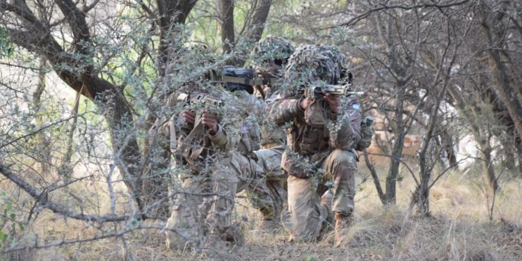 CHOELE CHOEL: Aviso a la Comunidad – Ejercitaciones Militares en la Zona de Choele Choel  El Regimiento de Infantería Mecanizado 6 “General Viamonte”, integrantes de la Xma Brigada Mecanizada “Vte Grl Nicolás Levalle”, dependientes de la Fuerza de Despliegue Rápido (FDR) del Ejército Argentino, llevará a cabo en la zona, una serie de ejercitaciones militares entre los días 24 de septiembre y 1 de octubre del corriente año.