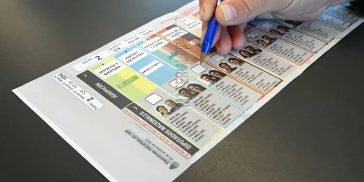 La Cámara Electoral presentó la Boleta Única de Papel y lanzó un simulador de voto  La Cámara Nacional Electoral (CNE) difundió el diseño de Boleta Única y habilitó un simulador online para practicar el nuevo sistema de votación.