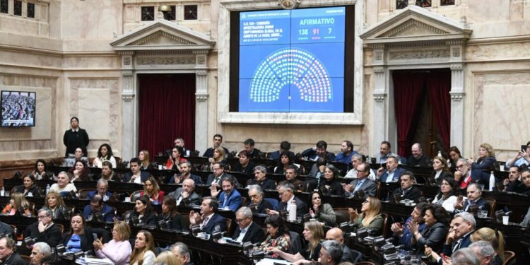 VIVO: Diputados trata los vetos a la ley de financiamiento universitario y la emergencia del Garrahan  Diputados de la oposición tratan este miércoles el veto del presidente Javier Milei a la ley de financiamiento universitario y el Hospital Garrahan. Seguí la cobertura en vivo.
