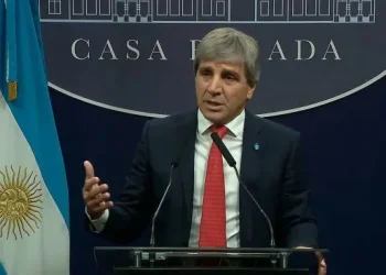 NACIONALES: Luis Caputo cruzó a la oposición antes de la sesión en el Senado por los ATN: «Están tratando de voltear al Presidente»